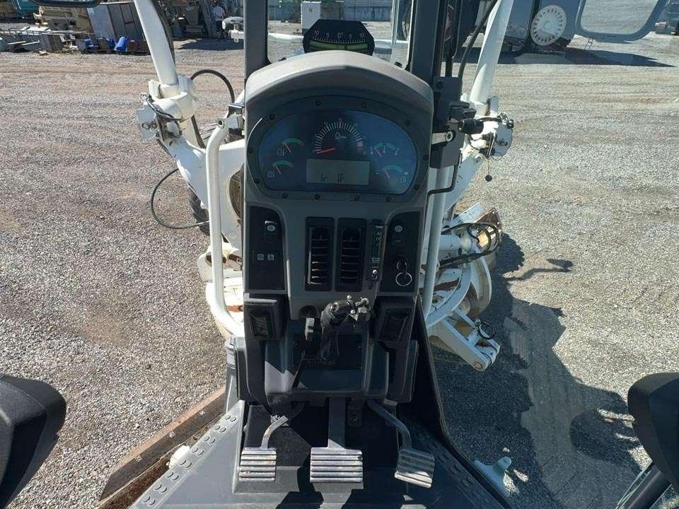 Caterpillar 120M2 Photo 20