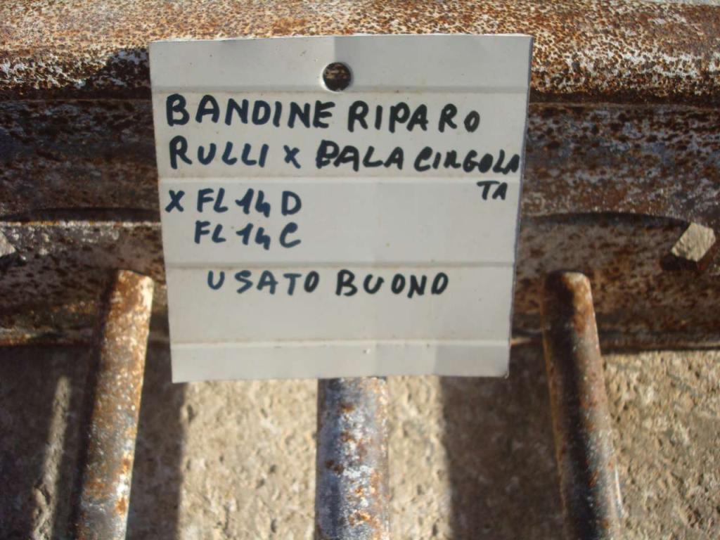 Track roller guard for Fiat Allis FL14D Photo 2