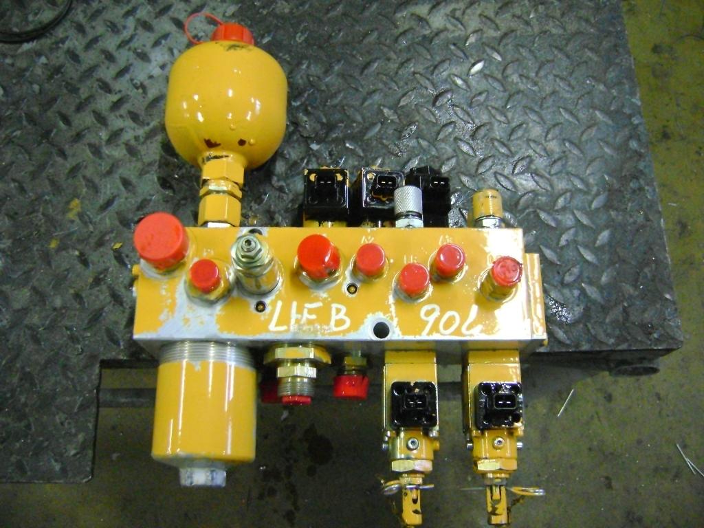 Arm drop prevention valve (block) for Liebherr 904 Photo 1