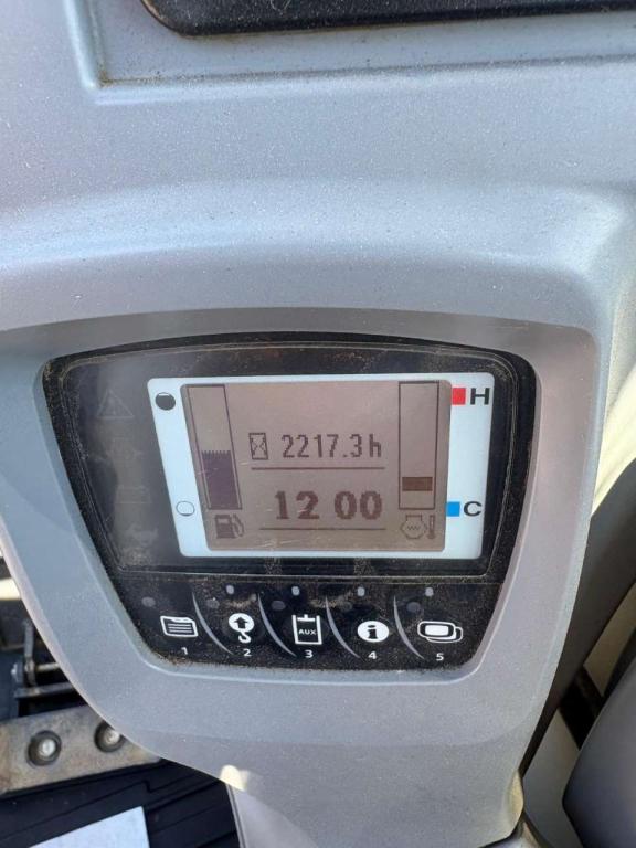 Kubota KX080-4 Photo 7