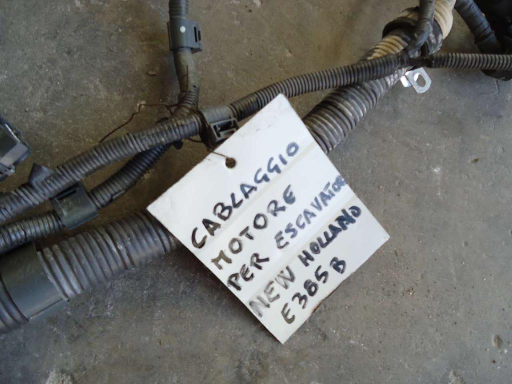 Cablaggio motore for New Holland E385B Photo 2