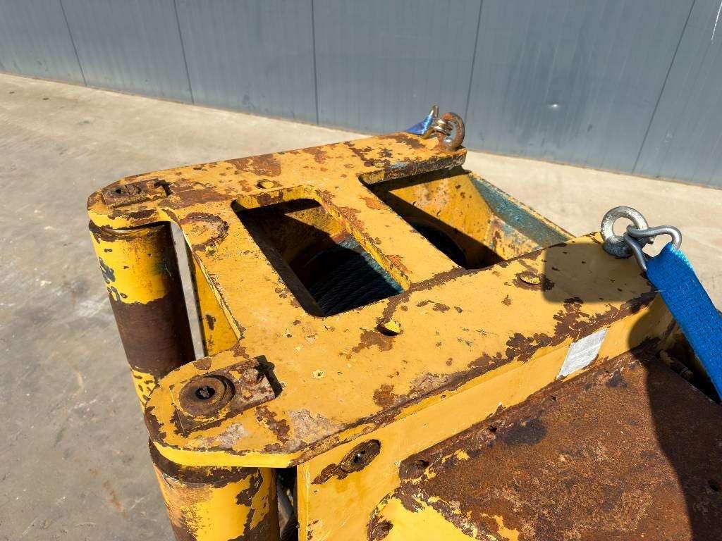 Caterpillar D6H / D6R / D6T Winch - Paccar PA110 Photo 9