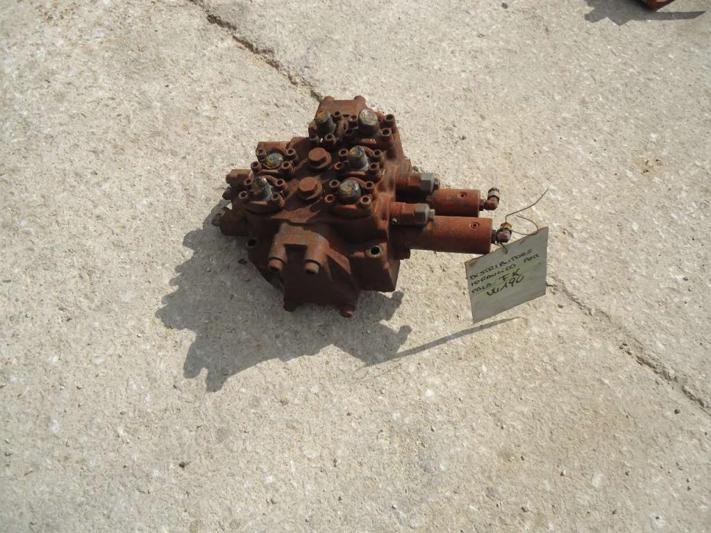 Hydraulic distributor for Fiat Kobelco W190 Photo 1