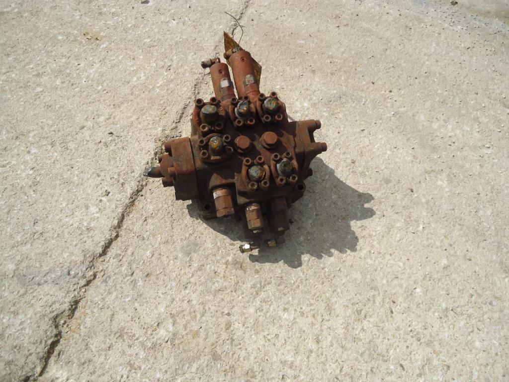 Hydraulic distributor for Fiat Kobelco W190 Photo 2