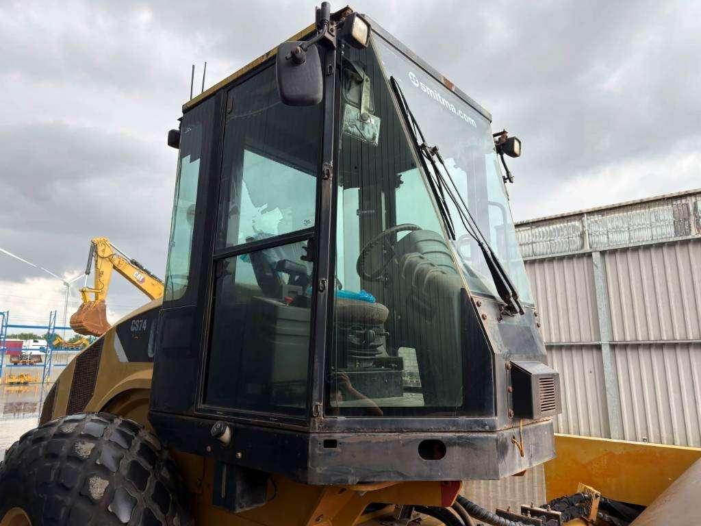 Caterpillar CS74 Photo 14