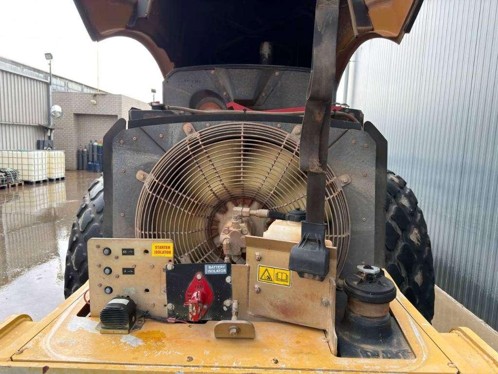 Caterpillar CS74 Photo 23