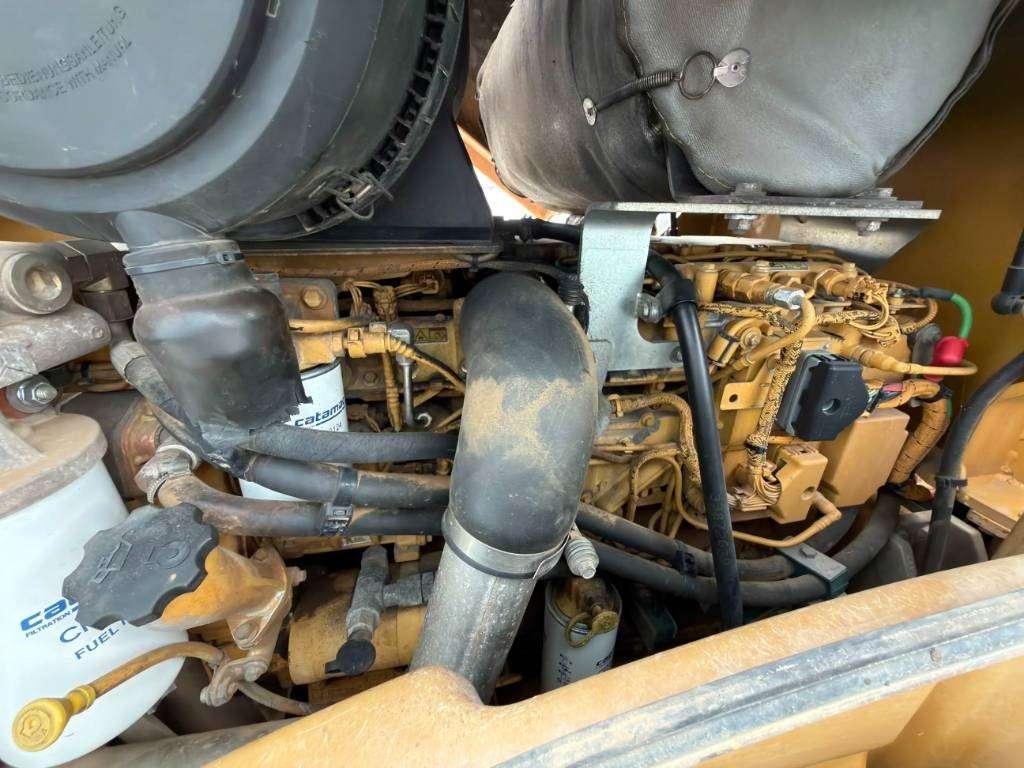 Caterpillar CS74 Photo 25