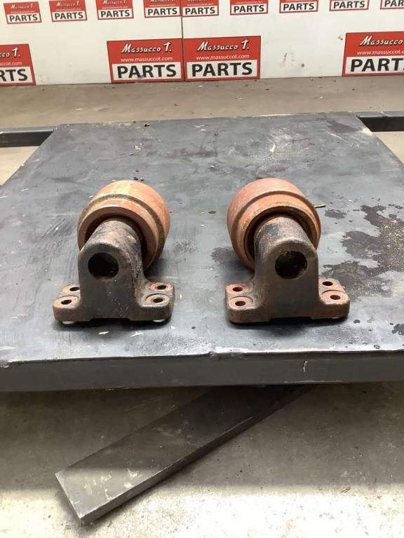 Carrier rollers for Hitachi Zx135 US-7 Photo 1