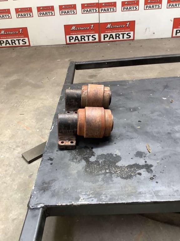 Carrier rollers for Hitachi Zx135 US-7 Photo 2