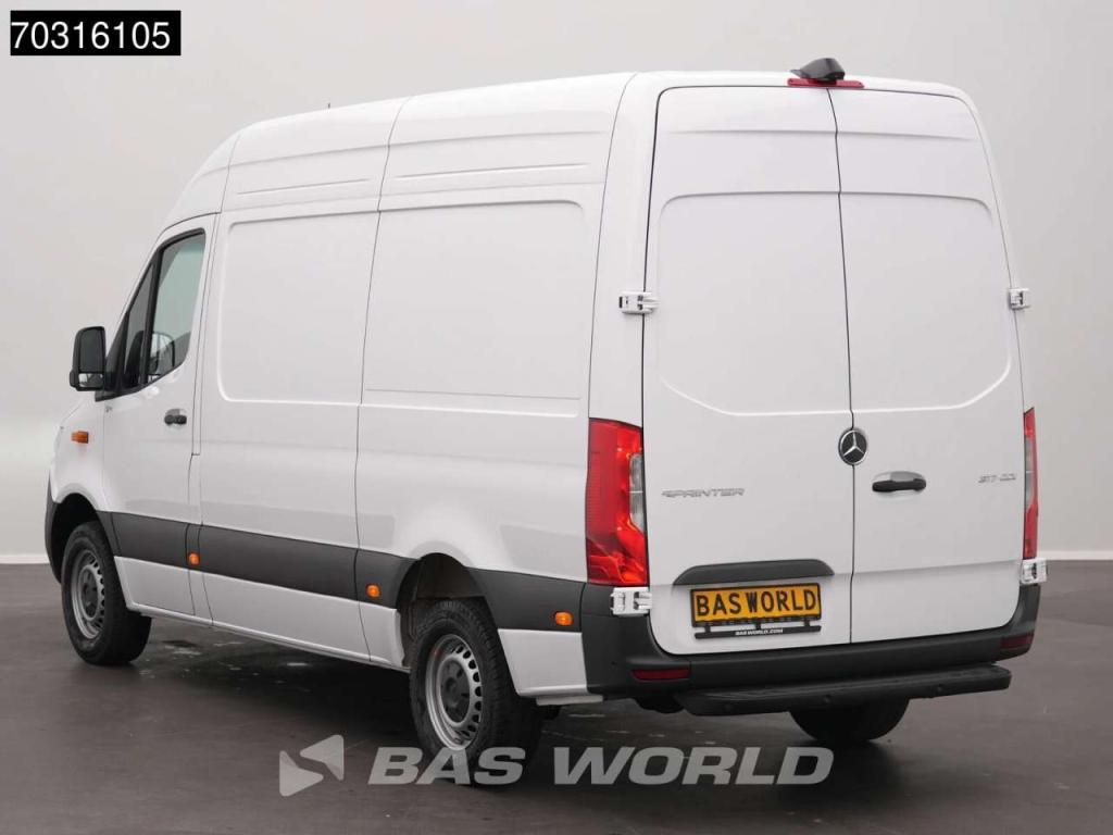 Mercedes-Benz Sprinter 317 CDI Nieuw Model Automaat 170PK L2H2 LED Airco Cruise Camera 10inch MBUX CarPlay Parkee Photo 2