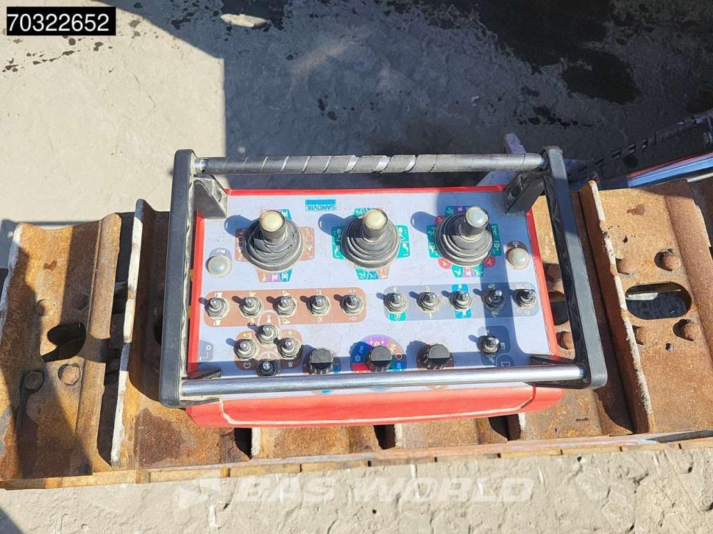 Sandvik Dino DC400Ri Remote Control Photo 28