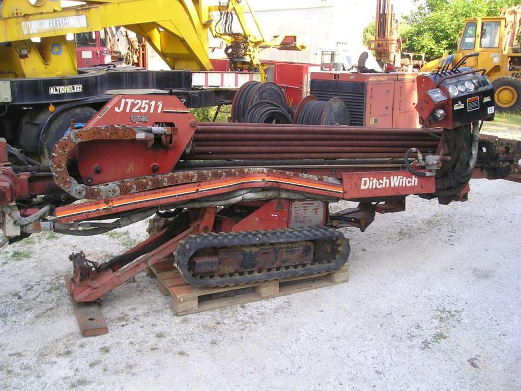 Ditch Witch JT 2511 Photo 3