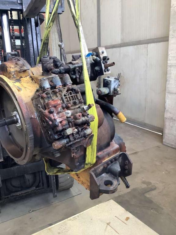 Transmission for Caterpillar 924G Photo 4