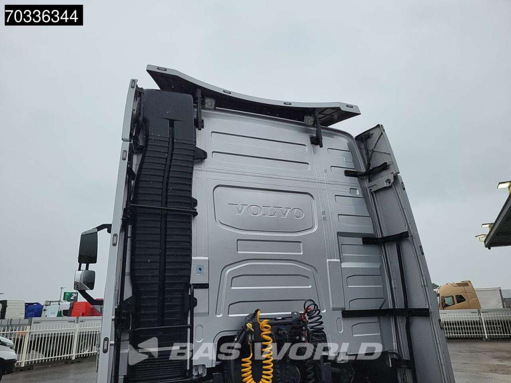 Volvo FH 460 4X2 Globe Alcoa's Leder Photo 11