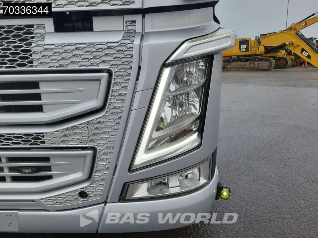 Volvo FH 460 4X2 Globe Alcoa's Leder Photo 9