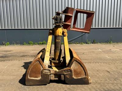 Unknown Clamshell grapple sold by Big Machinery