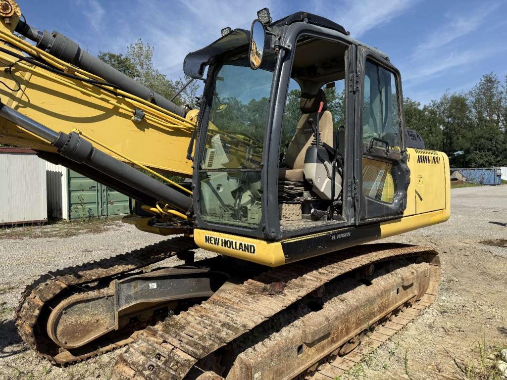 New Holland E 245 C Photo 5