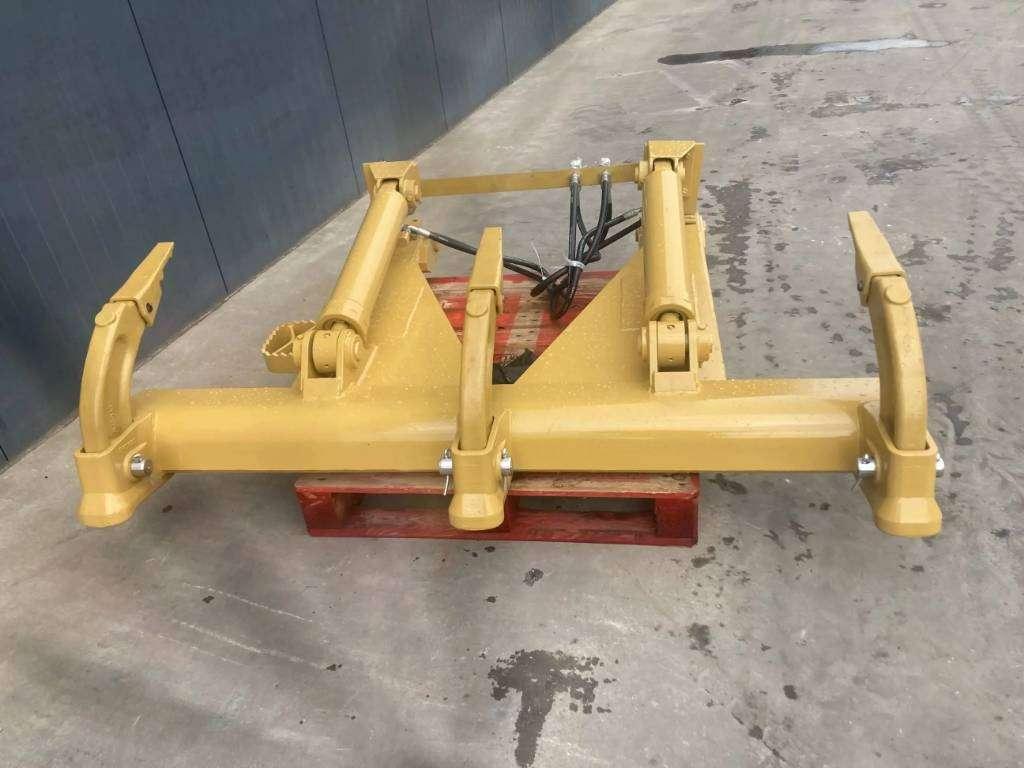 Caterpillar D4H Ripper Photo 2