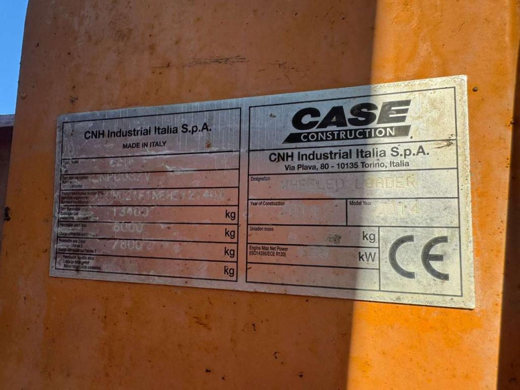 Case 621F Photo 6