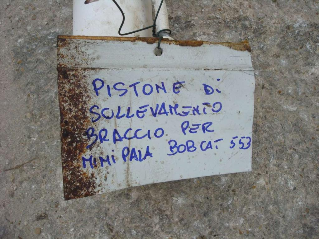 Lifting piston for Bobcat 553 Photo 3