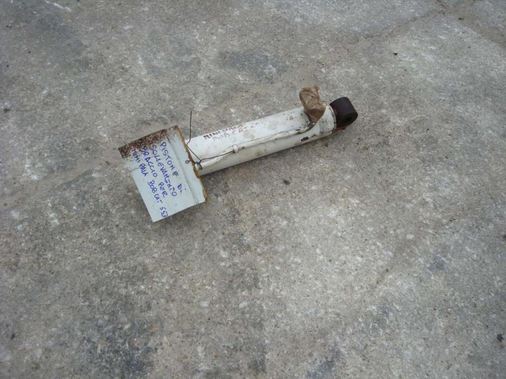 Lifting piston for Bobcat 553 Photo 6
