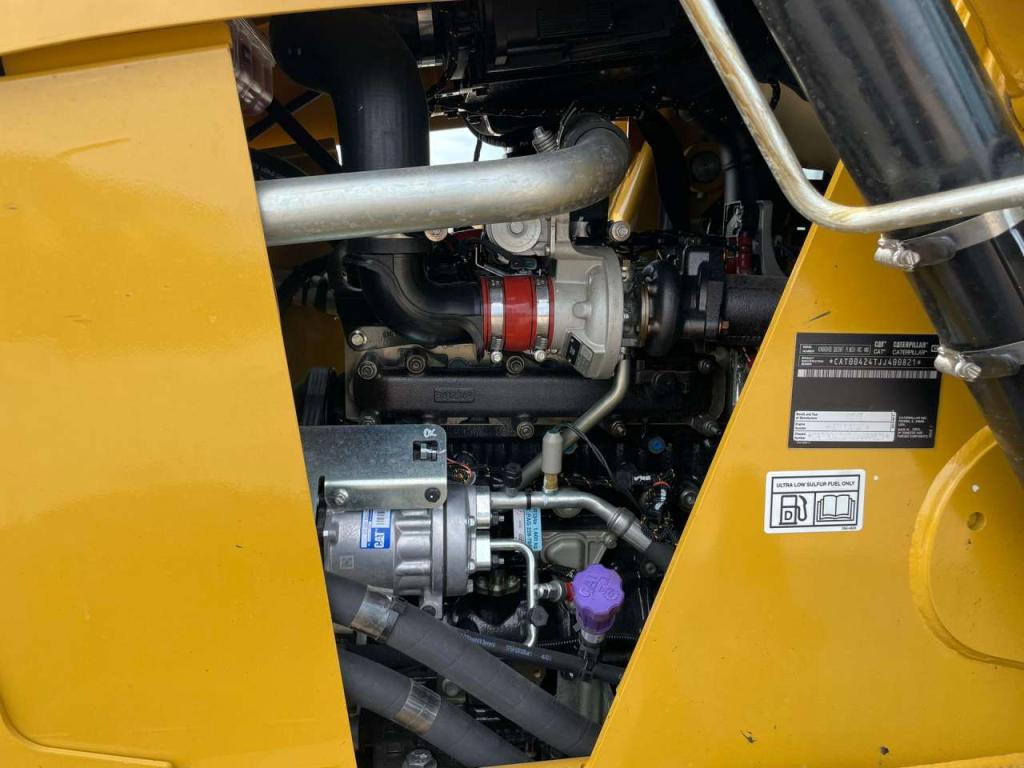 Caterpillar 424 Photo 24