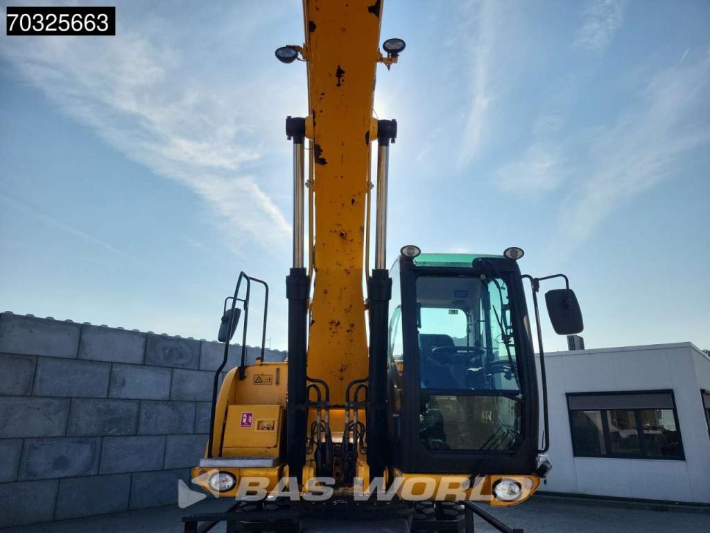 JCB JS200 W Photo 11