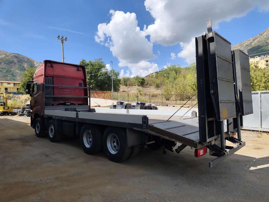 Iveco X-WAY 570 Photo 15