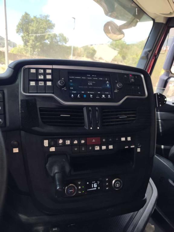 Iveco X-WAY 570 Photo 6