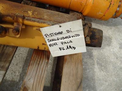 Lifting piston for Fiat Allis FL14D sold by OLM 90 Srl