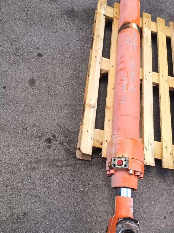 Arm cylinder (stick) for Fiat Kobelco E 135 Photo 3