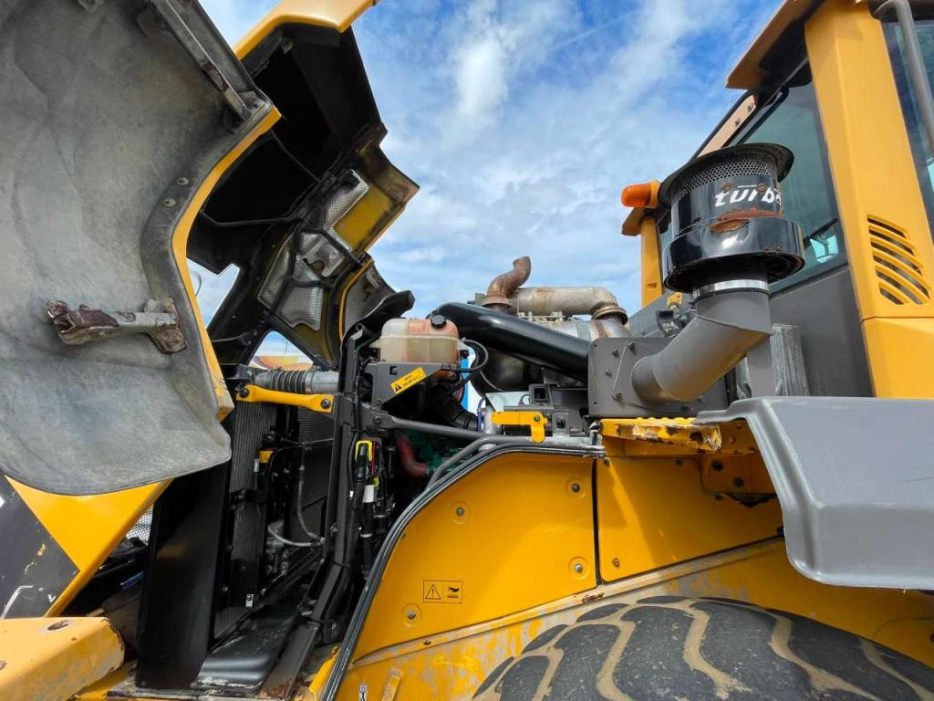 Volvo L110H Photo 22