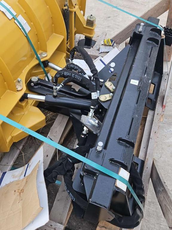 Caterpillar Snow blade Photo 2