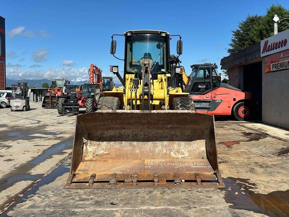 New Holland W130 Photo 20