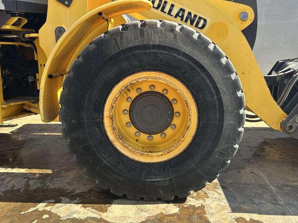 New Holland W130 Photo 6