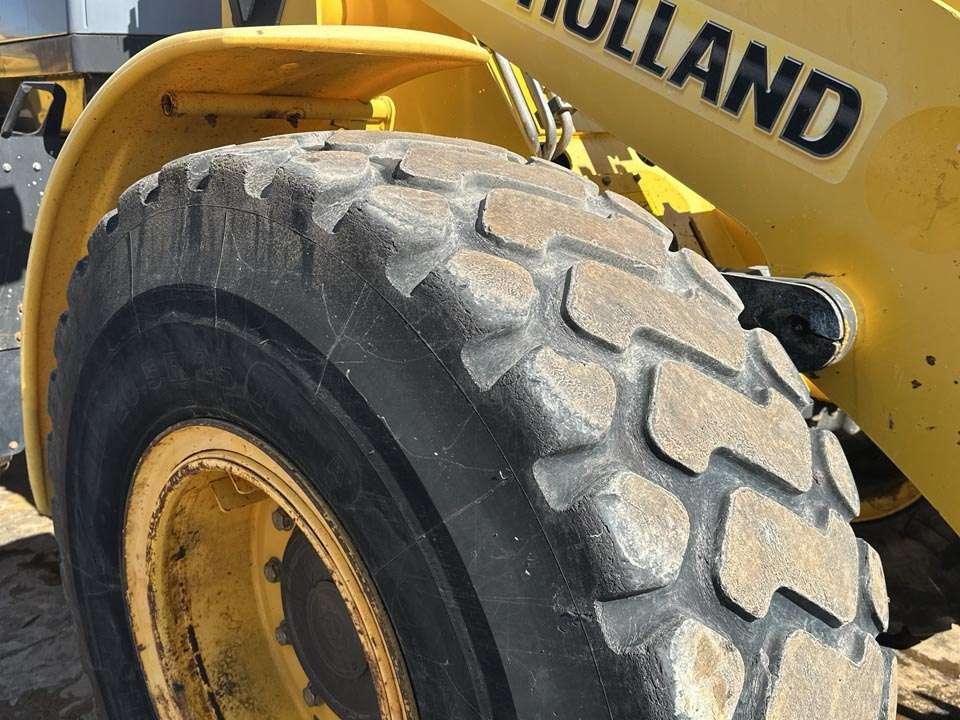 New Holland W130 Photo 7