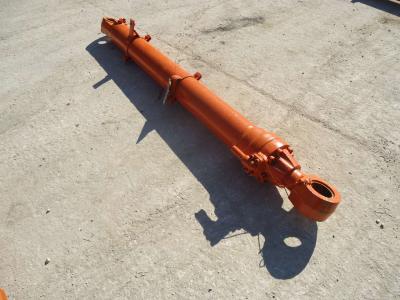 Lifting piston for Fiat Hitachi FH200.3 MT.3 sold by OLM 90 Srl