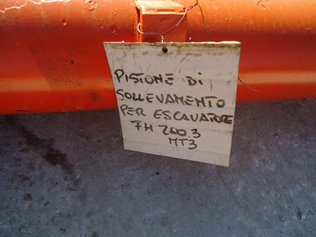 Lifting piston for Fiat Hitachi FH200.3 MT.3 Photo 3