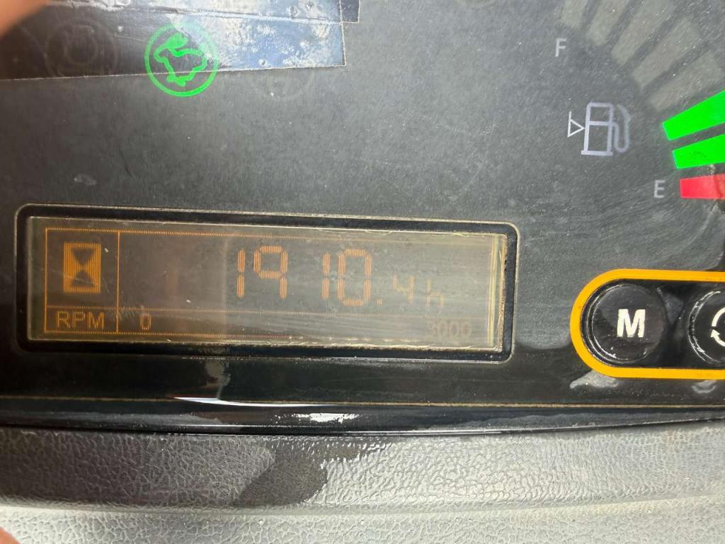 Hyundai 17Z9a Photo 6