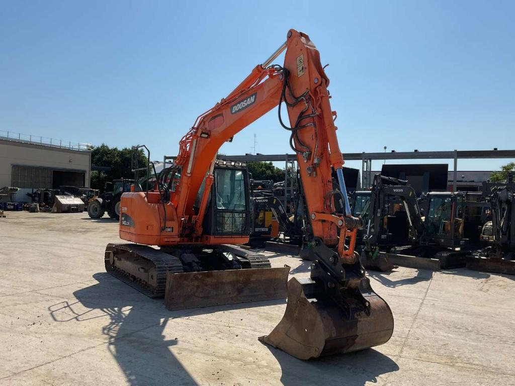 Doosan DX140LCR-3 Photo 4