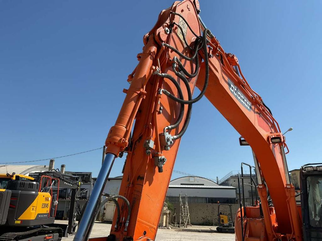 Doosan DX140LCR-3 Photo 5