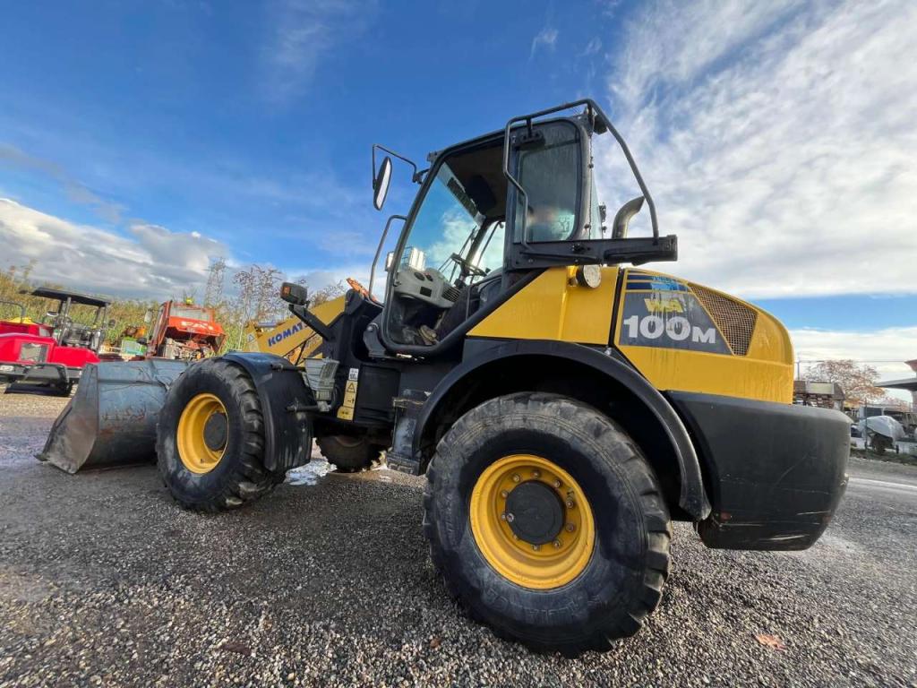 Komatsu WA100 M Photo 16