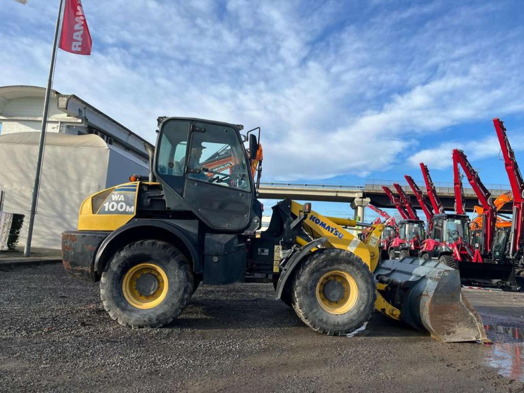 Komatsu WA100 M Photo 22