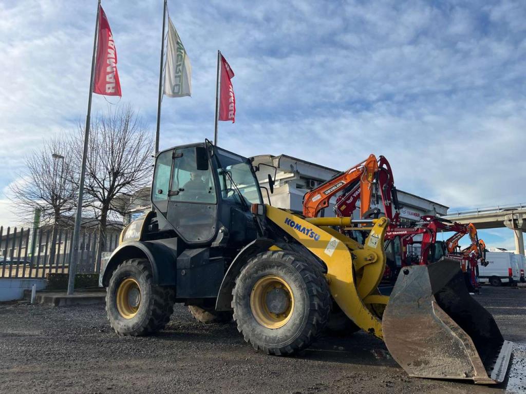 Komatsu WA100 M Photo 3