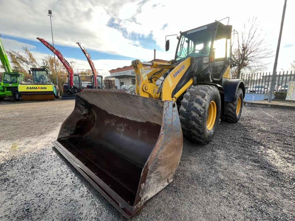 Komatsu WA100 M Photo 9