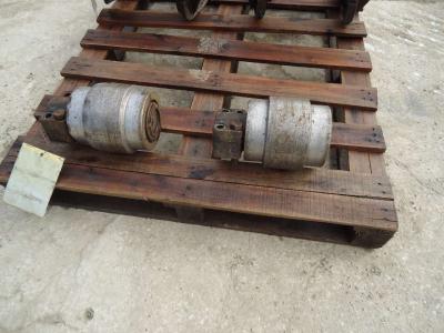 Carrier rollers for Hitachi ZAXIS 350.3 sold by OLM 90 Srl