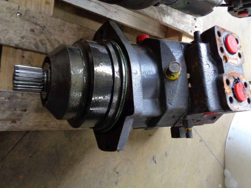 Track motor for Volvo Ec 460 C Photo 1