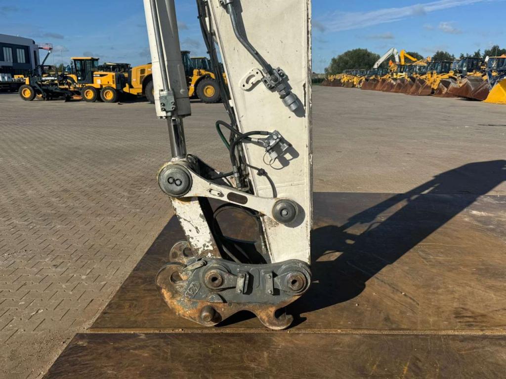 Liebherr R936 LC Photo 8