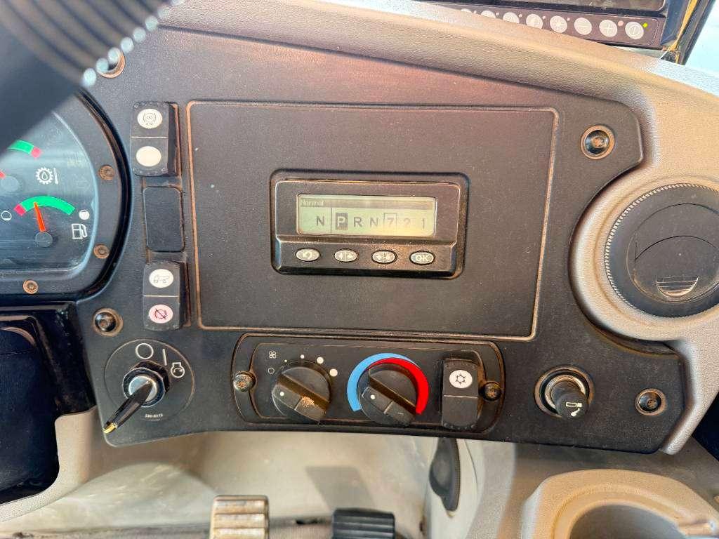 Caterpillar 775F - German Machine / Auto Greasing Photo 13