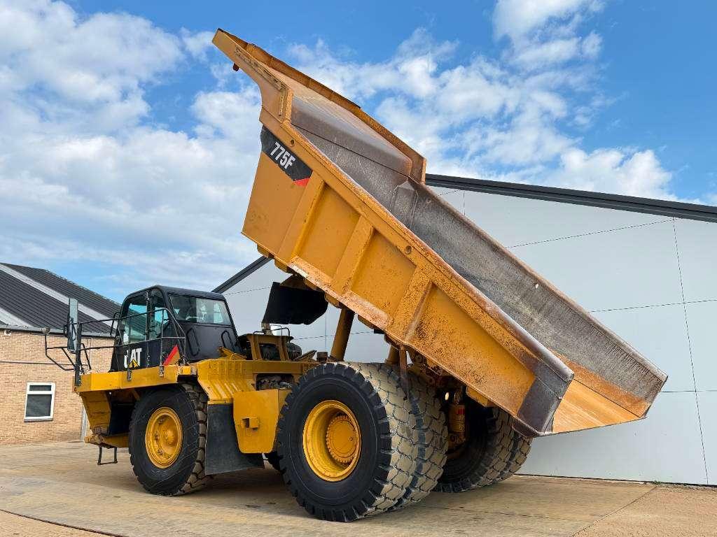 Caterpillar 775F - German Machine / Auto Greasing Photo 16
